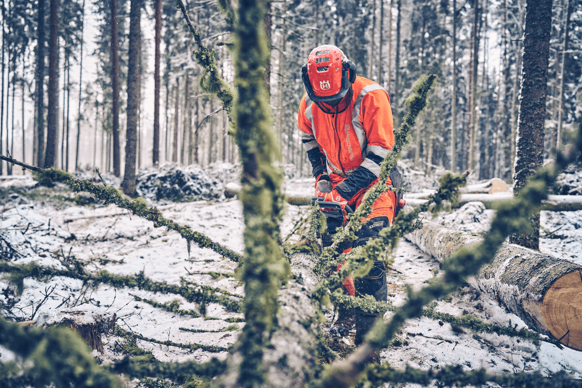 Husqvarna X-CUT S35G: Profesionální výkon pro vaše dřevo