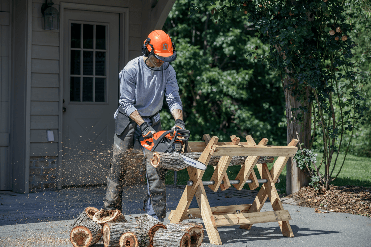 Husqvarna 130: Váš Spolehlivý Partner v Zahradě