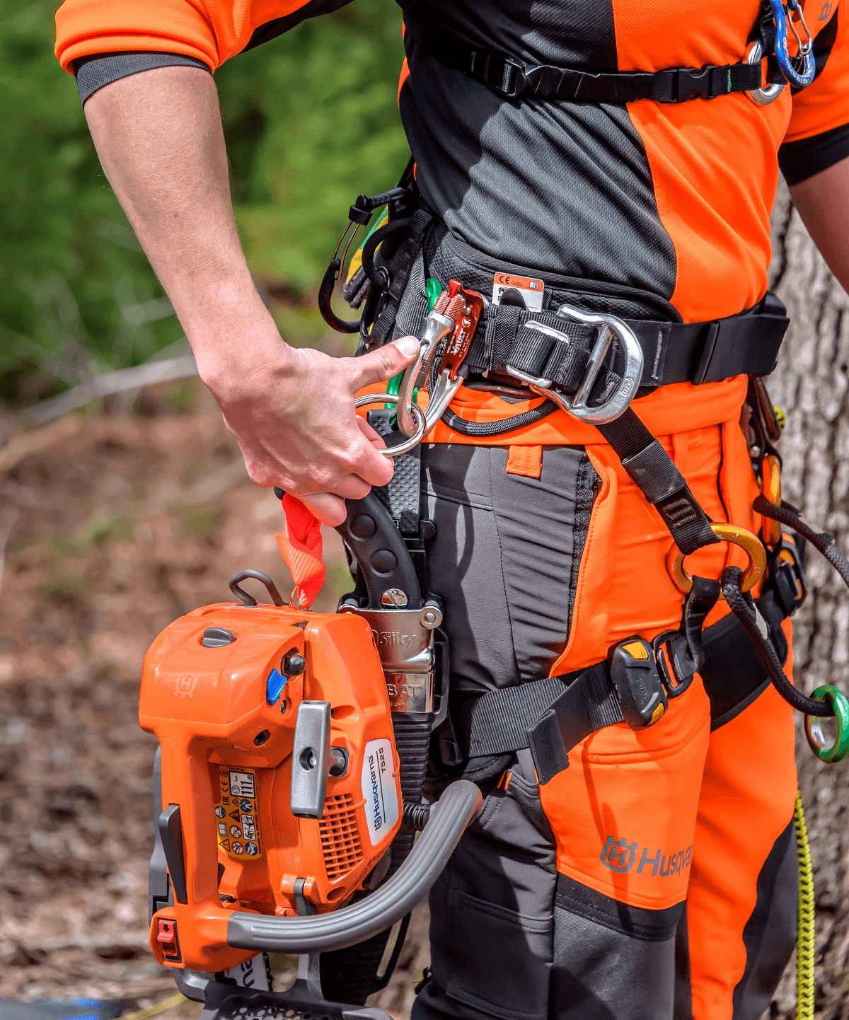 Husqvarna T525: Lehkost a síla pro arboristiku