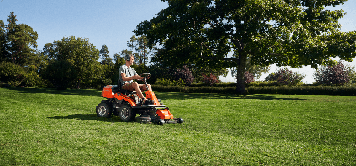 Husqvarna R 214TC: Váš partner pro rozsáhlé plochy
