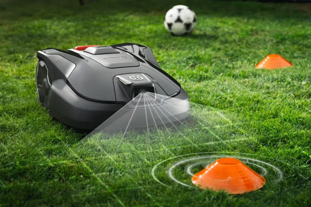 Chytré sečení s AI: Jak fungují robotické sekačky Husqvarna Automower®