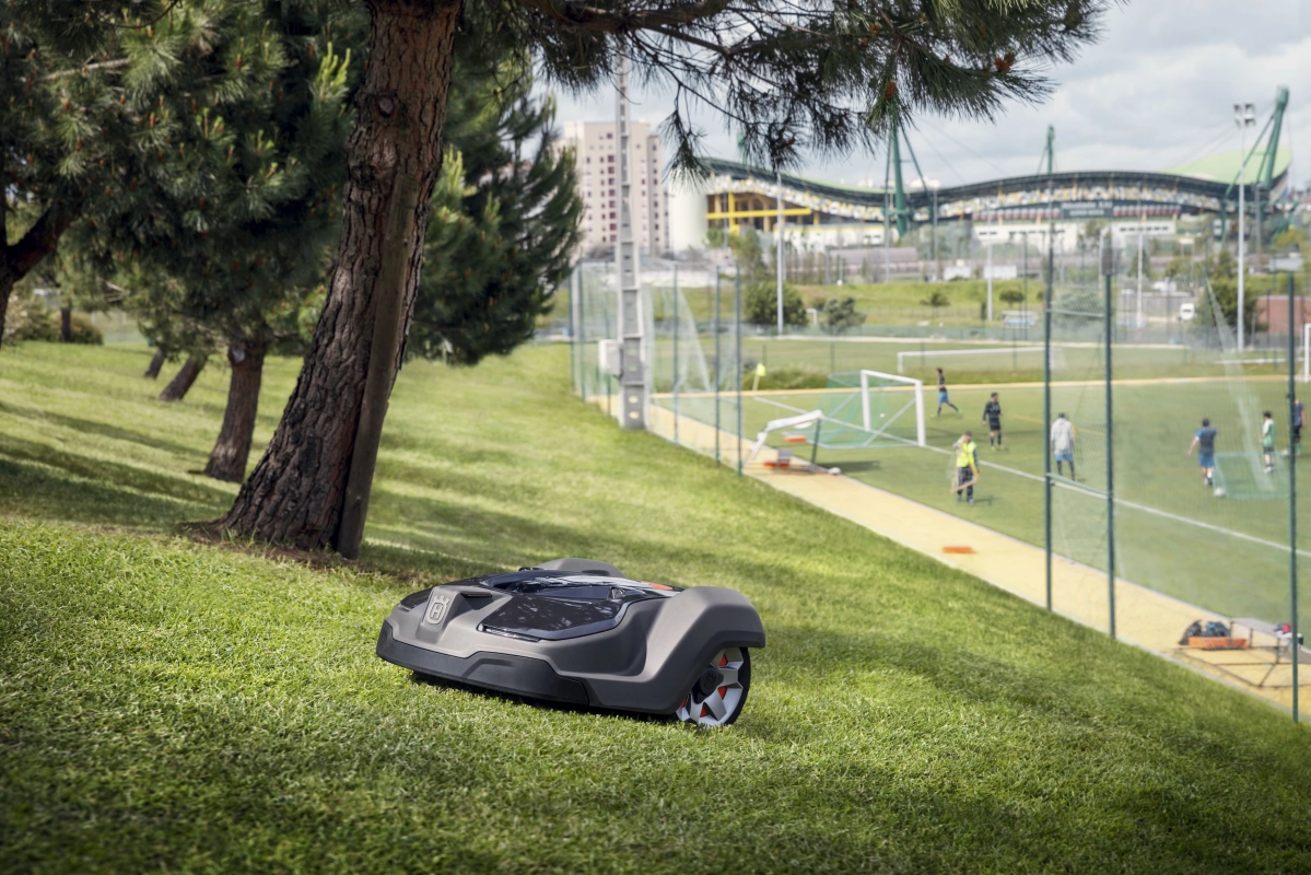 S aplikací Automower® Connect je sečení robotickou sekačkou ještě zábavnější
